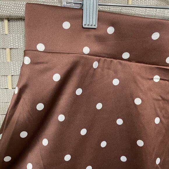 Torrid Stretch Satin Hi-Low Ruffle Skirt Size 1/1X/14-16 Brown Polka Dot NEW - Picture 3 of 10